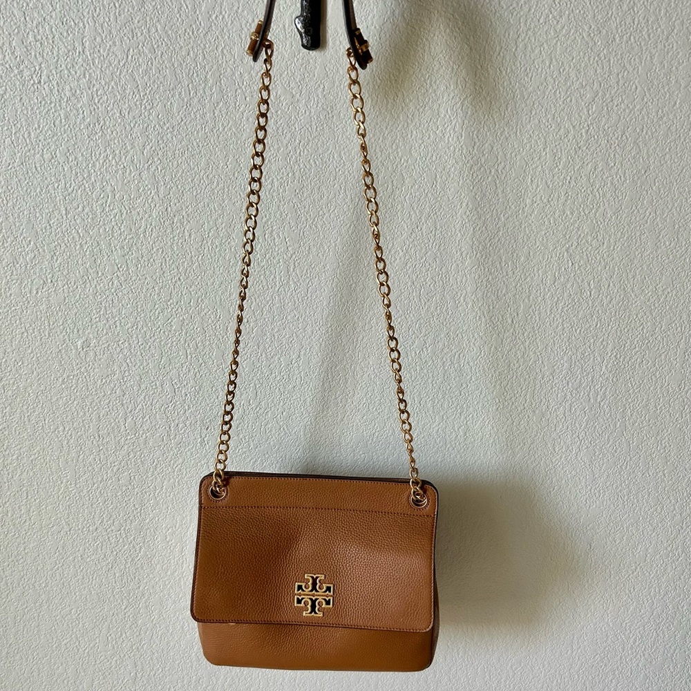 🎉Host pick!🎉{Tory Burch} Britten Flap Shoulder bag - Picture 3 of 11